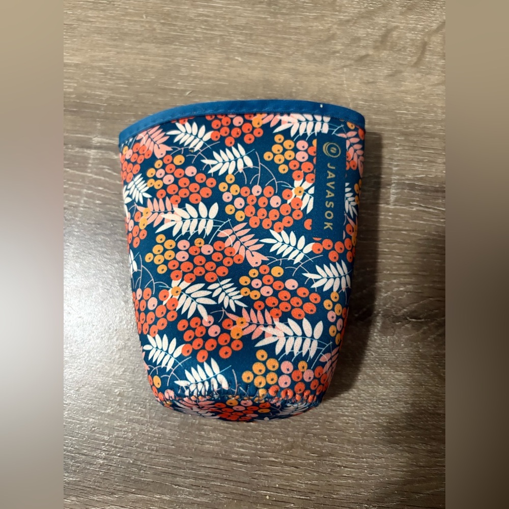 Javasok Medium Floral Neoprene Cup Sleeve - Navy with Orange Berries